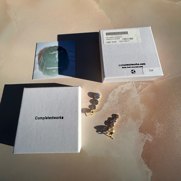 NWT Completed Works 💎 Cubic Zirconia & Gold Asymmetrical Crystal Drop Earrings - Picture 12 of 16